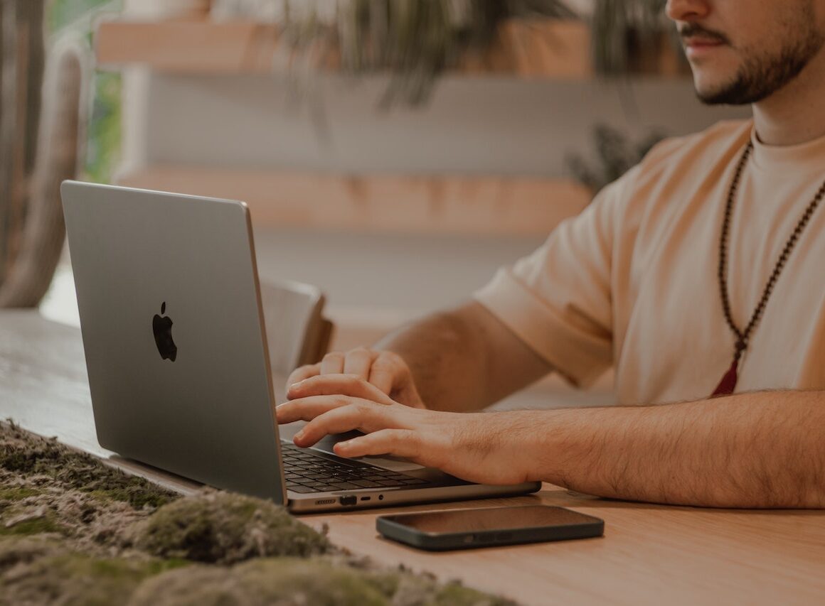 Hybride werken: de ideale mix tussen op kantoor en thuiswerken