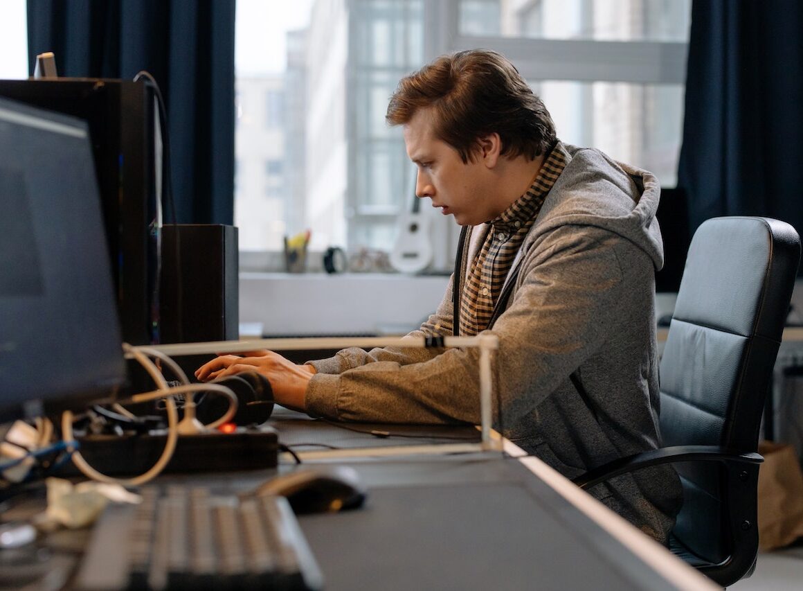 Ergonomisch werken voor ZZP’ers: hoe zelfstandigen kunnen zorgen voor hun welzijn tijdens het werken