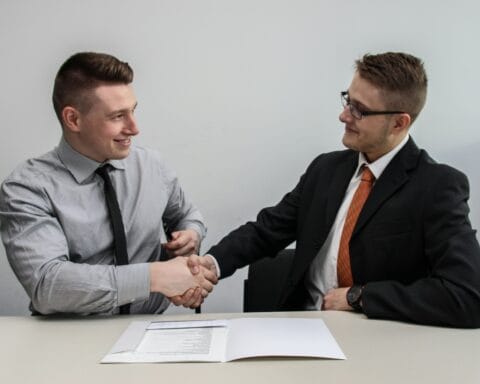 Gebruik deze tips voor een onvergetelijke laatste werkdag voor je collega