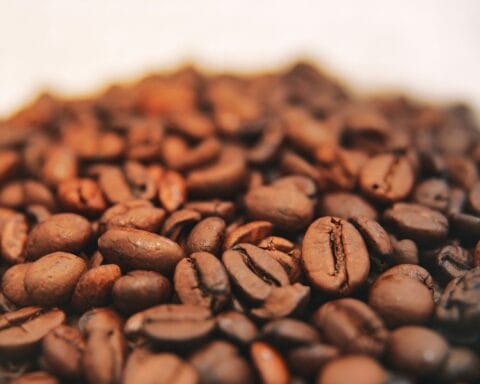 Het belang van een kwalitatieve koffiemachine voor op kantoor