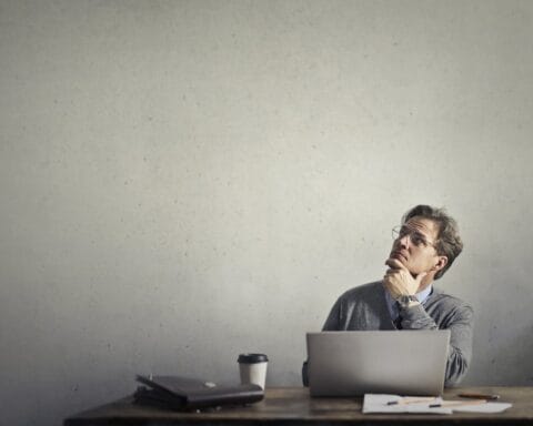 Hoe kun je er als ondernemer voor zorgen dat je minder werk druk hebt