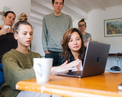 Wat zijn primaire, secundaire, en variabele arbeidsvoorwaarden