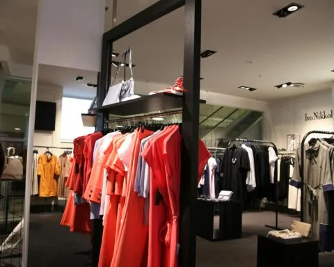 Hoe kies je de juiste groothandel voor jouw kledingwinkel