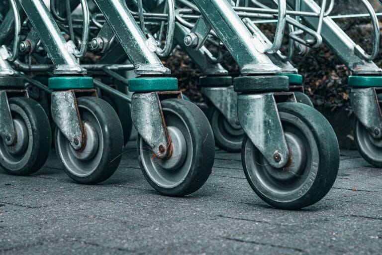 Waarom rolcontainers onmisbaar zijn in veel verschillende branches