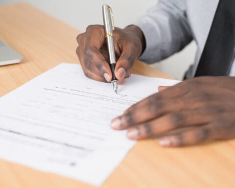 Het verschil tussen een arbeidsovereenkomst en een freelance contract