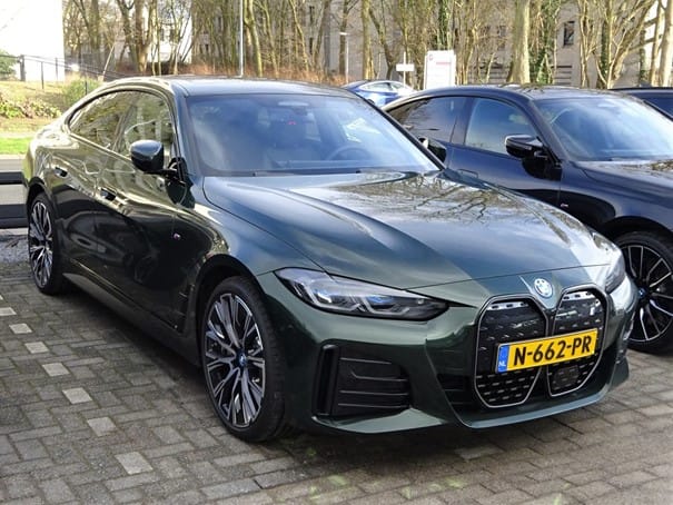 BMW i4