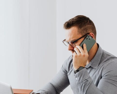 Van wie is het telefoon nummer +31207910072