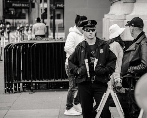 Waarom beveiliging inhuren belangrijk is voor uw evenement of object