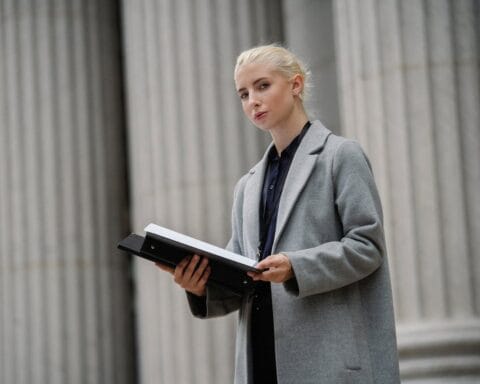 Waarom een VOG aanvragen steeds vaker nodig is in de zakelijke wereld