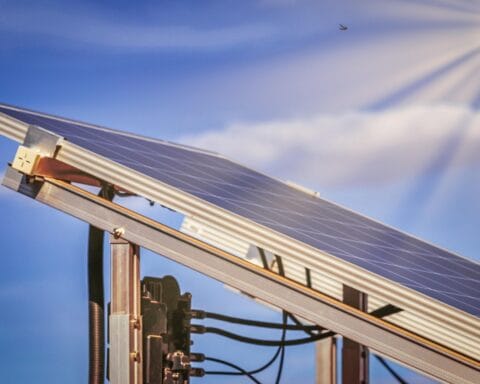 Waarom een accu voor je eigen zonne-energie een slimme investering is