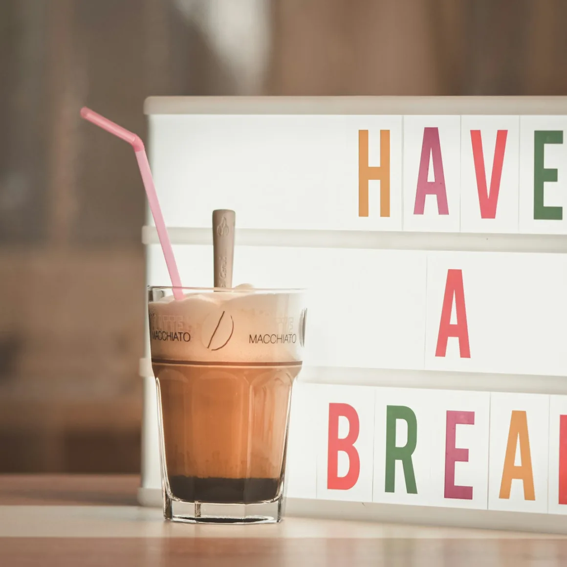 9 beste manieren om op te laden tijdens een pauze van tien minuten op het werk