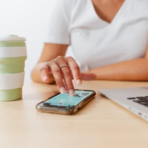 Van wie is het telefoonnummer +31 20 213 44 84