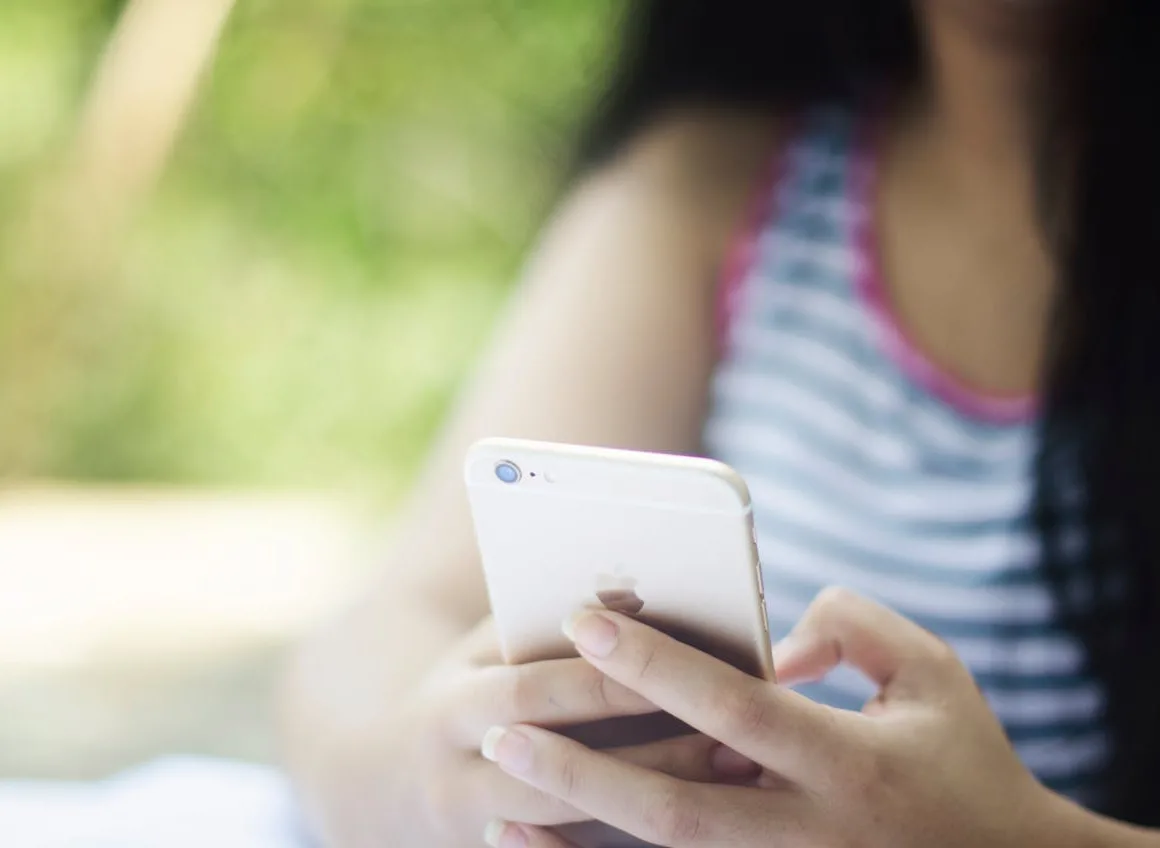 Van wie is het telefoonnummer +31 30 712 57 12