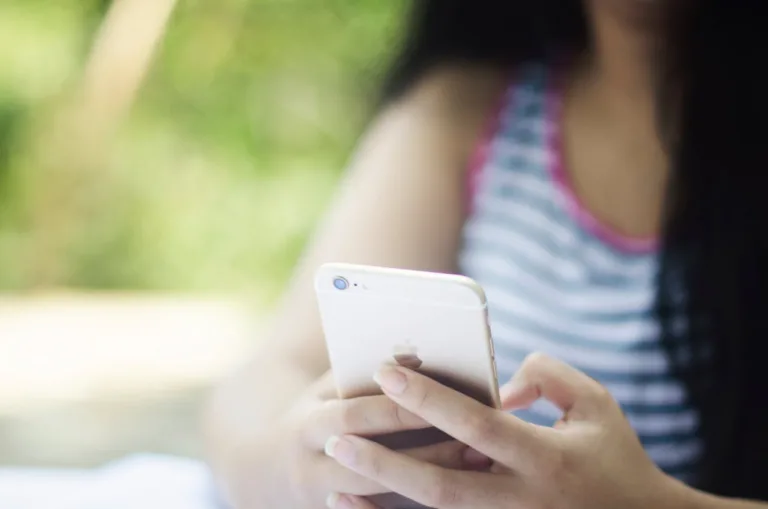 Van wie is het telefoonnummer +31 30 712 57 12