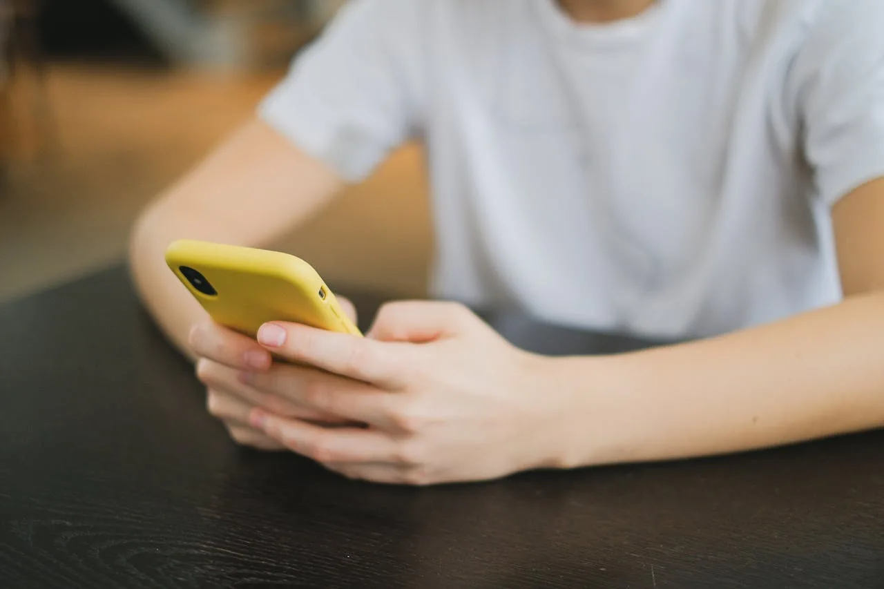 Van wie is het telefoonnummer +31 70 207 12 29
