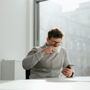 Wie belt met het nummer +31881699700