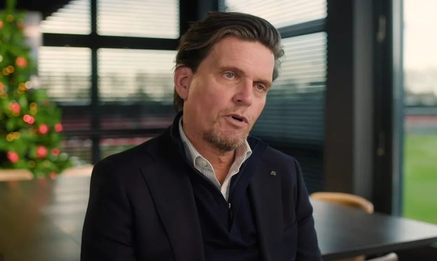 Almere City Directeur John Bes - Wat is zijn vermogen