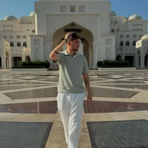 Gio Latooy vermogen - zo rijk is de YouTuber