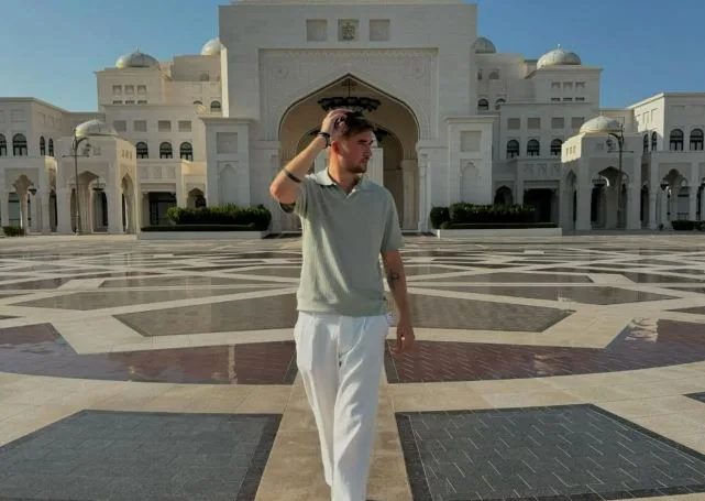 Gio Latooy vermogen - zo rijk is de YouTuber