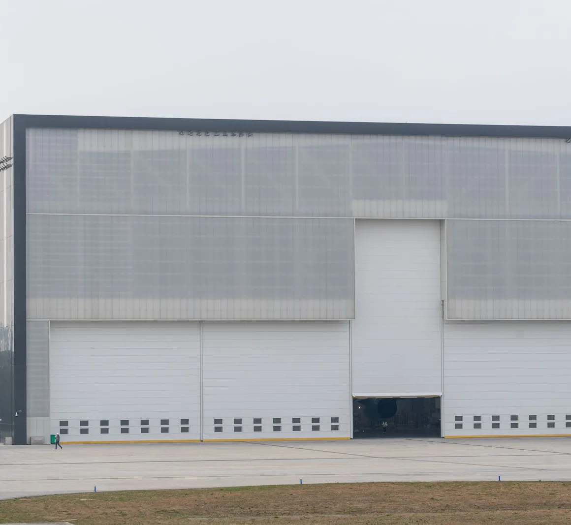 Moderne bedrijfshal, het soort gebouw waarin Heembouw is gespecialiseerd