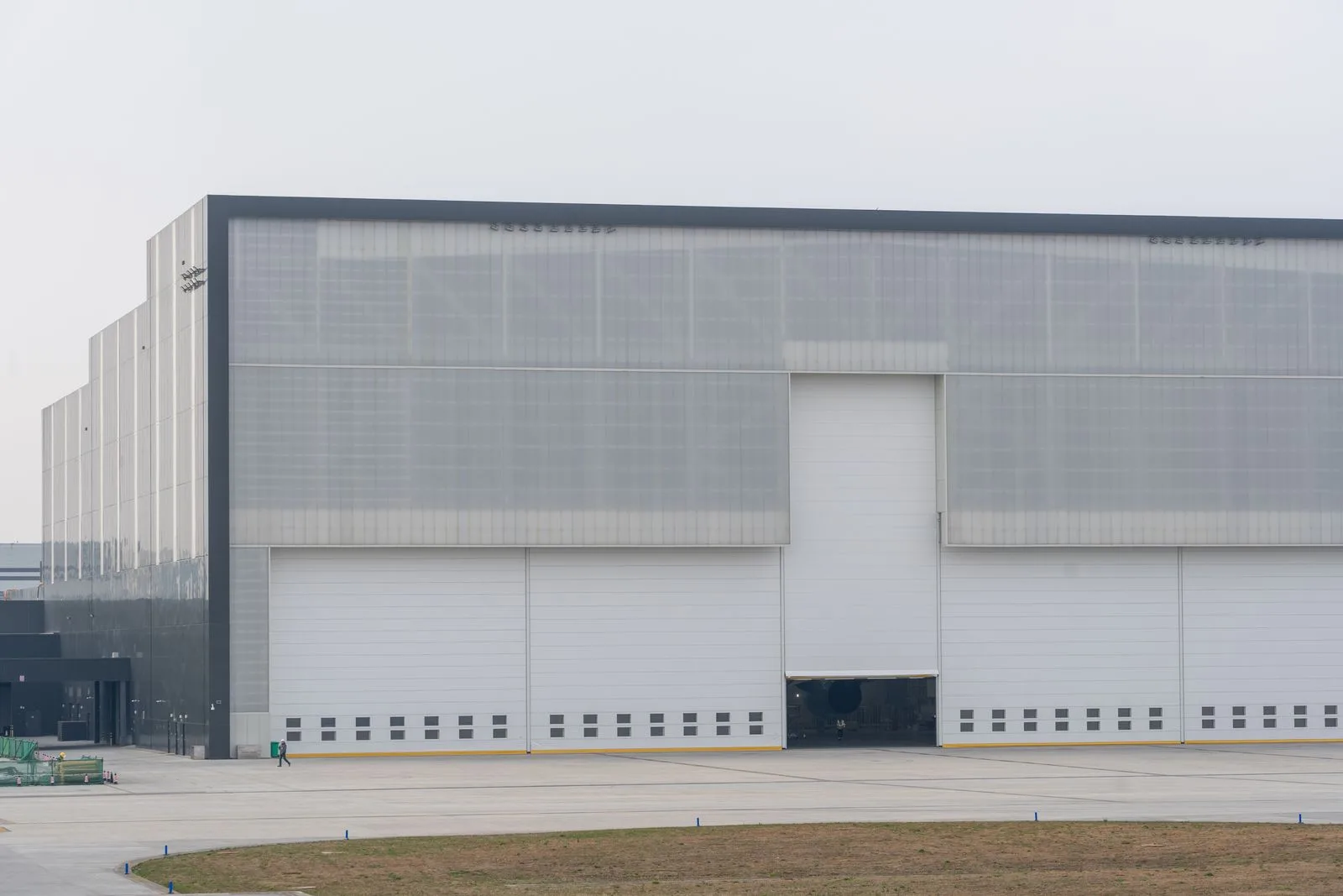Moderne bedrijfshal, het soort gebouw waarin Heembouw is gespecialiseerd